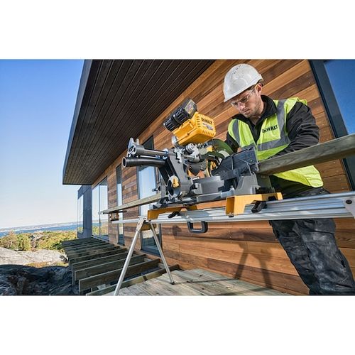 מסור פנדל DEWALT DHS780T2A בצבע צהוב-שחור אופייני למותג, עם להב 305 מ