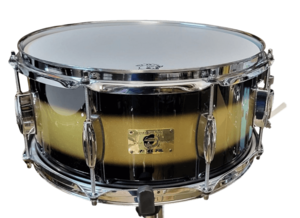 תוף סנר בעבודת יד "14×6.5 בגימור Black Gold מבית PORK PIE