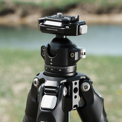חצובת טיולים סיבי פחמן TreeRoot Quick Lock Lite