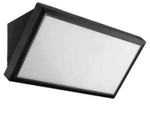 גוף תאורה צמוד קיר CCT שחור TRIANGLE 25W מבית LUMITEC