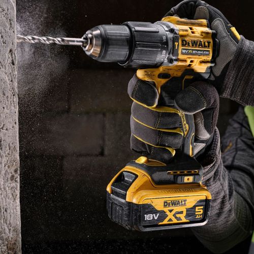 מקדחה רוטטת נטענת DeWALT DCD100 18V כולל 2 סוללות 5AH + מטען מהיר + מזוודה קשיחה DeWalt דיוולט