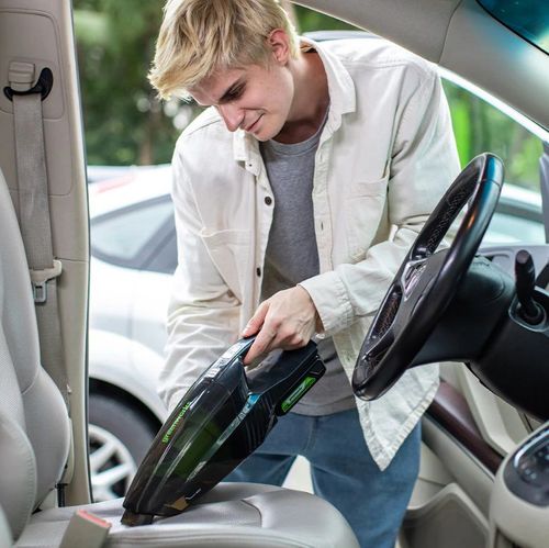 שואב אבק נטען GREENWORKS 24V דגם 99780-2 לרכב עם מנוע Brushless, מיכלים נפרדים לניקוי יבש ורטוב ומשקל קל של 1.49 ק