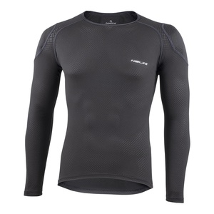 חולצה בייס לייר ארוכה UNDERWEAR PROTECTION MESH LS אפורה מאווררת ומנדפת מאוד מפוליאמיד ופוליפרופילן מגינה גם בעת נפילות
