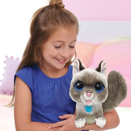 חתול אינטרקטיבי משמיע קולות ומניע את הראש עם רצועת טיול FurReal