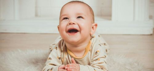 האם מותר לשים כסא בטיחות מקדימה