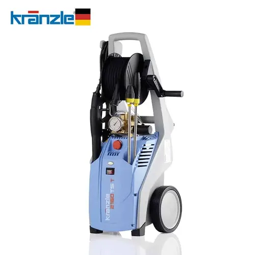 מכונת שטיפה בלחץ גבוה KRANZLE 2160 TST עם לחץ 140 BAR וספיקת 11 ליטר בדקה, מצוידת בחלקי פליז איכותיים ובוכנות פלדה עם ציפוי קרמי לעמידות מקסימלית
