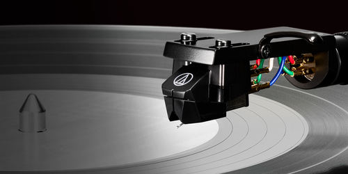 פטיפון חצי אוטומט עם הנעה ישירה מבית Audio Technica דגם ATLP8X