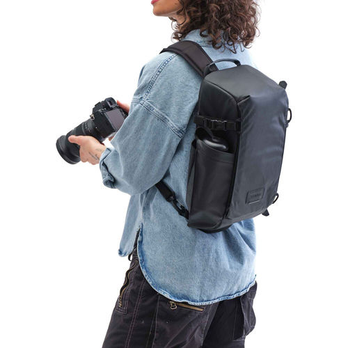 תיק Tenba 636-430 Solstice V2 Sling Bag (Black, 12L)