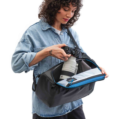 תיק Tenba 636-432 Solstice V2 Sling Bag (Black, 16L)