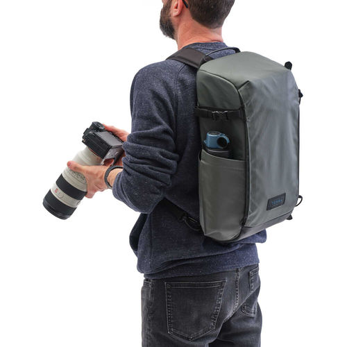 תיק Tenba 636-433 Solstice V2 Sling Bag (Gray, 16L)