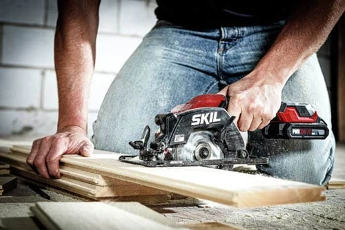 גוף מיני מסור עגול יד אחת נטען 20V Brushless לחיתוך עץ, אלומיניום וקרמיקה + מתנה סוללה 2.0Ah + מטען - סקיל SKIL