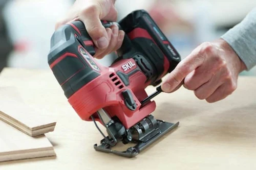 גוף מסור אנכי (ג'יקסו) נטען 20V + מתנה סוללה 2.0Ah + מטען - סקיל SKIL 