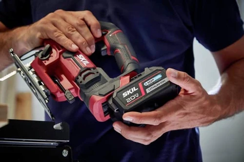 גוף מסור אנכי (ג'יקסו) נטען 20V + מתנה סוללה 2.0Ah + מטען - סקיל SKIL 