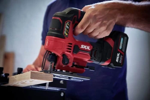 גוף מסור אנכי (ג'יקסו) נטען 20V + מתנה סוללה 2.0Ah + מטען - סקיל SKIL 