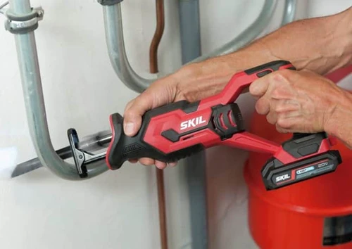 גוף מסור חרב נטען 20V לעבודות חיתוך מגוונות + מתנה סוללה 2.0Ah + מטען - סקיל SKIL
