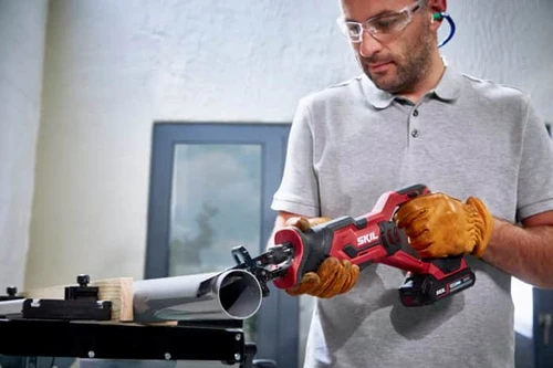 גוף מסור חרב נטען 20V לעבודות חיתוך מגוונות + מתנה סוללה 2.0Ah + מטען - סקיל SKIL