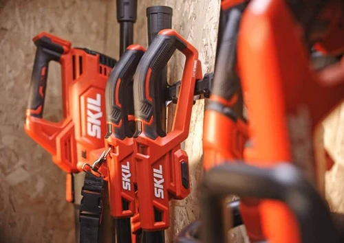 גוף מגזמת גובה 20V חשמלית נטענת טלסקופית עד 3 מטר + מתנה סוללה 2.0Ah + מטען - סקיל SKIL