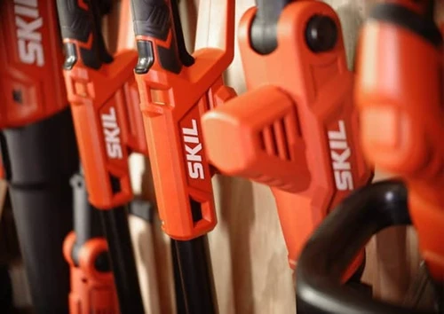 גוף מגזמת גובה 20V חשמלית נטענת טלסקופית עד 3 מטר + מתנה סוללה 2.0Ah + מטען - סקיל SKIL