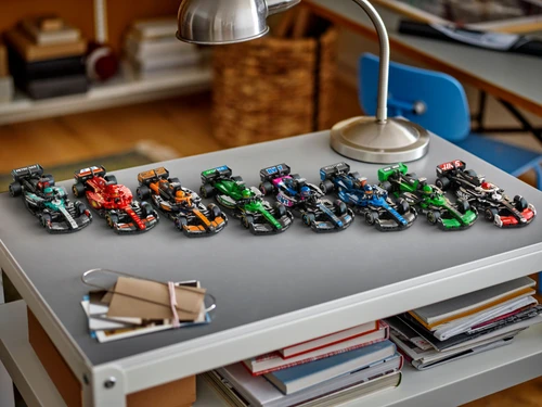 משחק לגו מכונית מרוץ McLaren F1® Team MCL38 לגילאי 10+