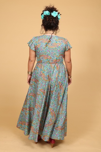 שמלת מלכות Plus size