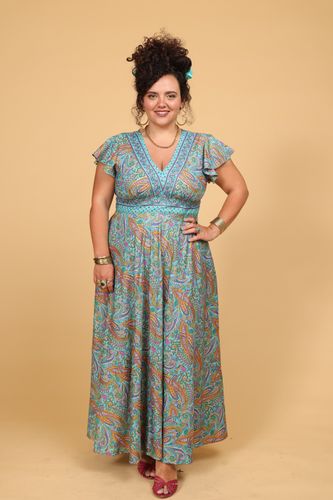 שמלת מלכות Plus size