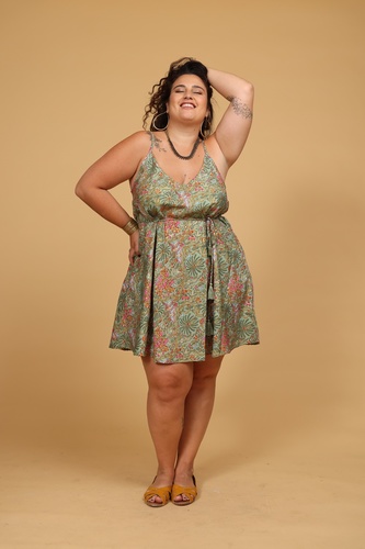 שמלת קיץ קצרה Plus size