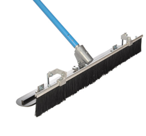 מחליק ידני "פצקה" 120 ס"מ + מברשת BT350084 מבית BETON TROWEL