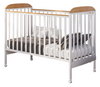 מיטת תינוק מעץ בוק (תקן חדש) עם מעקה מיטת מעבר ומגיני אנטיבייט - פנדה לבן/טבעי