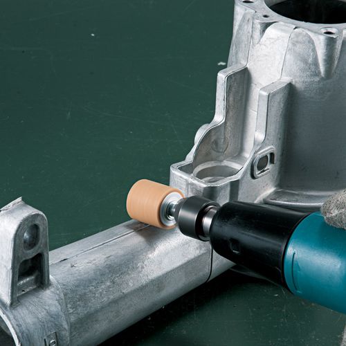משחזת ציר חשמלית MAKITA GD0603 | דיוק מקצועי בכף ידך | הכל בו לתעשיה
