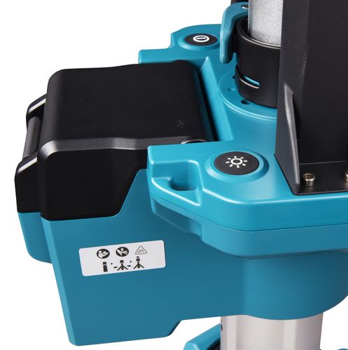 עמוד תאורה נטען MAKITA DML814 עד 3000 לומן | האר כל פינה!