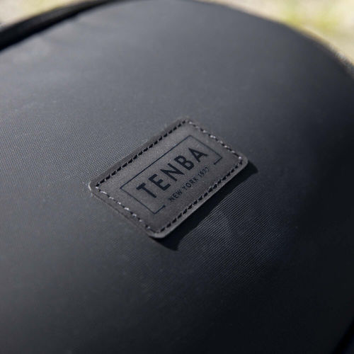 תיק גב Tenba 637-758 Axis V2 Backpack (Black, 32L)
