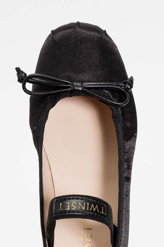 Satin ballet flats with strap