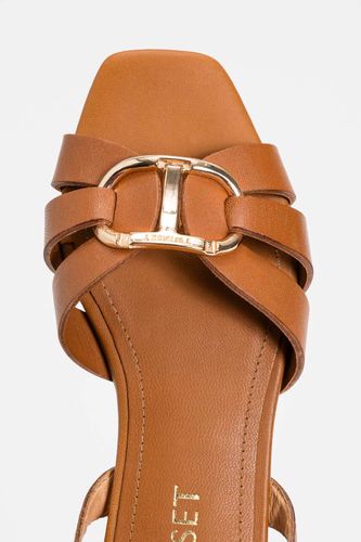 Leather sandals with Oval T