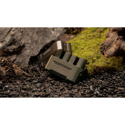 תחנת טעינה ל4 סוללות Tilta Portable Charging Station DMW-BLK22