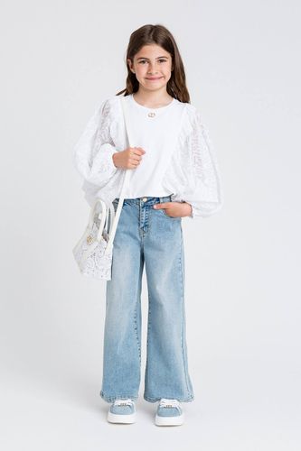 Wide leg jeans with cut-out