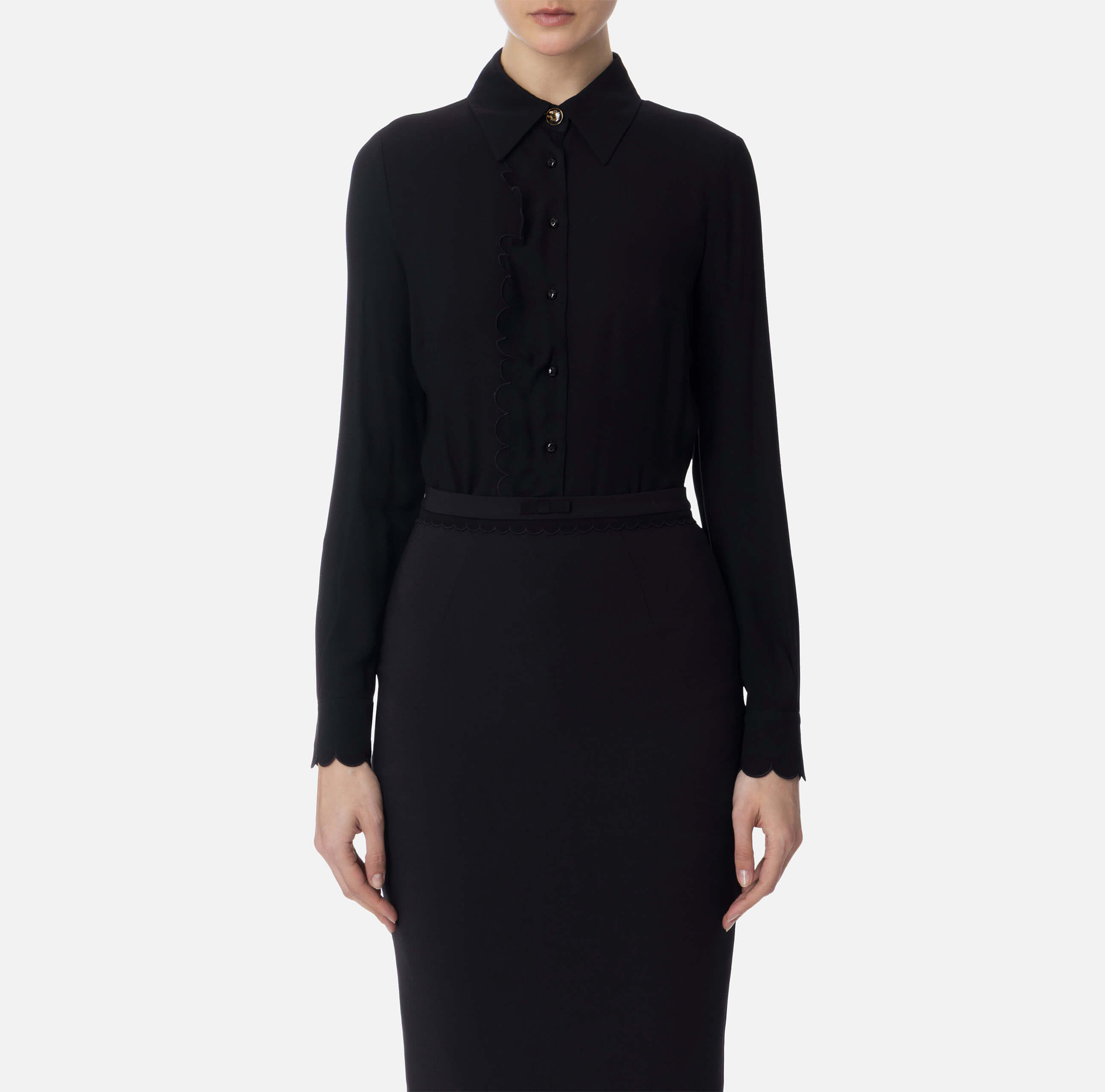 Shirt in viscose fabric with embroidered scallop