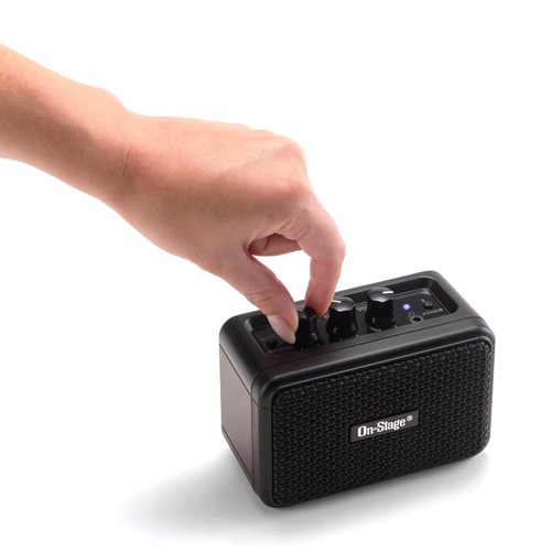 זוית נוספת On Stage TGA01 Travel Electric Guitar Amp