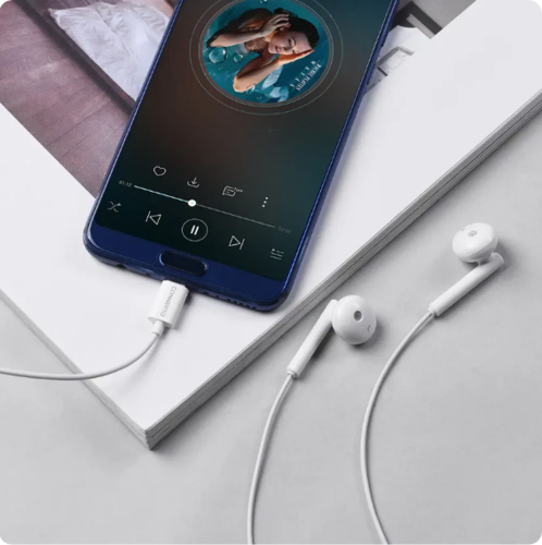 אוזניות חוטיות USB-C עם מיקרופון מובנה, צליל סאונד איכותי, כפתור שליטה, אורך 1.2 מטר