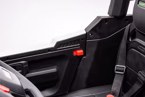 באגי ממונע דו-מושבי 24V דמוי קוואסקי Kawasaki עם גלגלי גומי, בולמי זעזועים, שלט רחוק ואורות - לבן