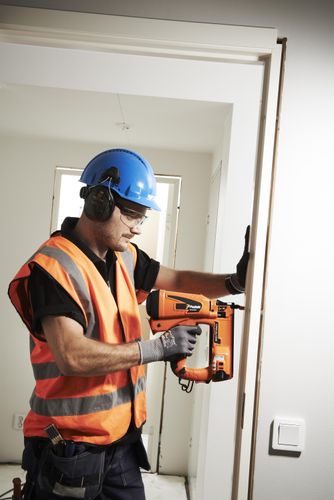 אקדח סיכות נטען גז PASLODE IM50 F18 Lithium מק