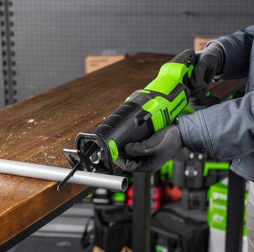 מסור חרב GREENWORKS 24V Brushless דגם 99579-2 עם מנוע ללא פחמים, מהירות 2,700 סל