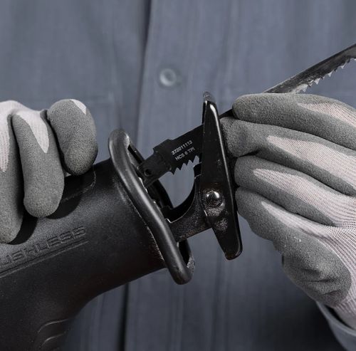 מסור חרב GREENWORKS 24V Brushless דגם 99579-2 עם מנוע ללא פחמים, מהירות 2,700 סל