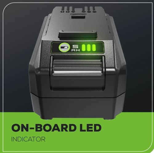 סוללת ליתיום GREENWORKS 24V 5.0Ah דגם 99588-1 עם יציאת USB מובנית, מחוון טעינה דיגיטלי ותאימות ל-125+ כלי עבודה בפלטפורמת 24V