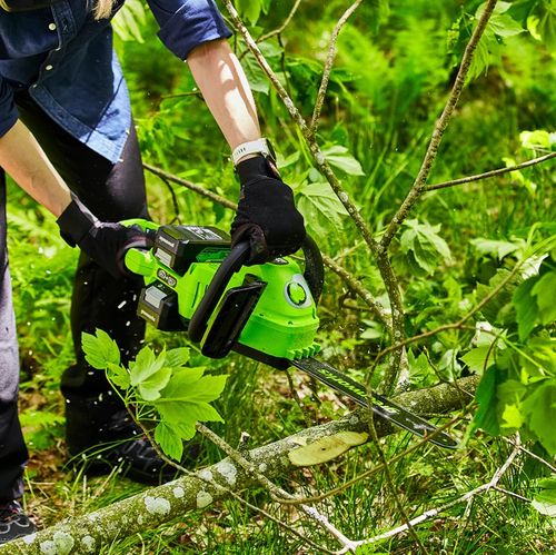 מסור שרשרת נטען GREENWORKS 48V דגם 995013 עם מנוע TRUE BRUSHLESS, להב 36 ס