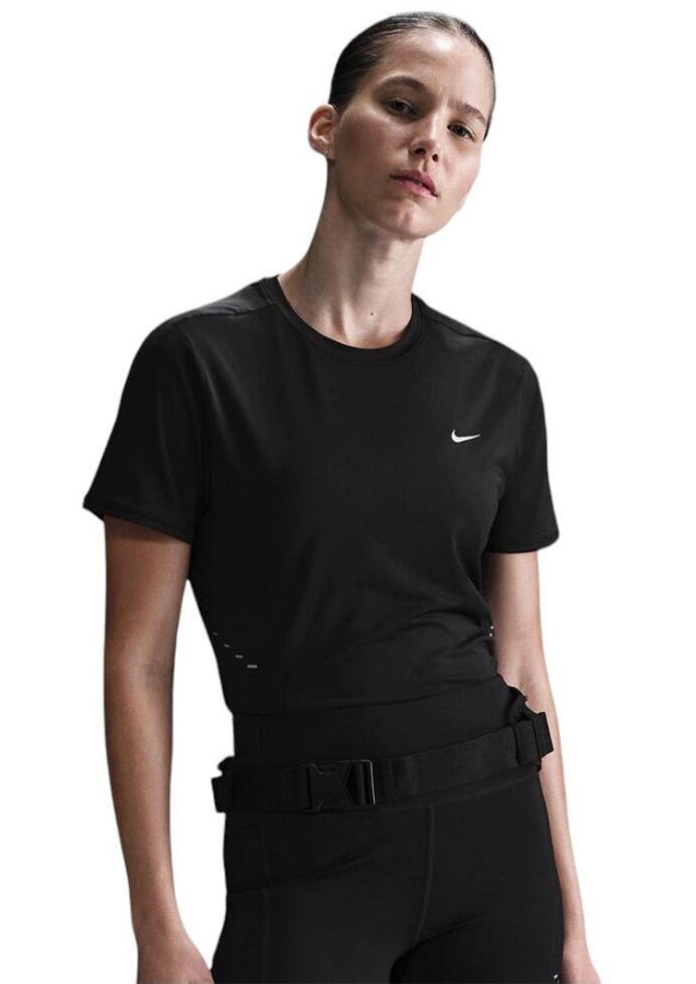 חולצת נייק  NIKE SWIFT DF SS | נשים