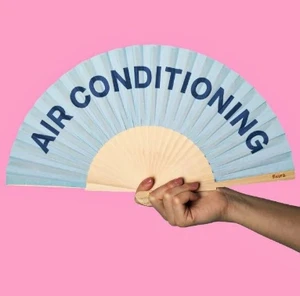 מניפה עם שרוך Air Conditioning