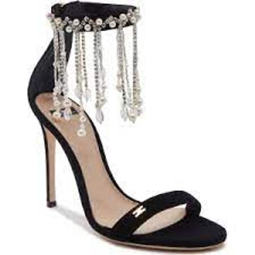 Sandal with rhinestone and pearl chain
