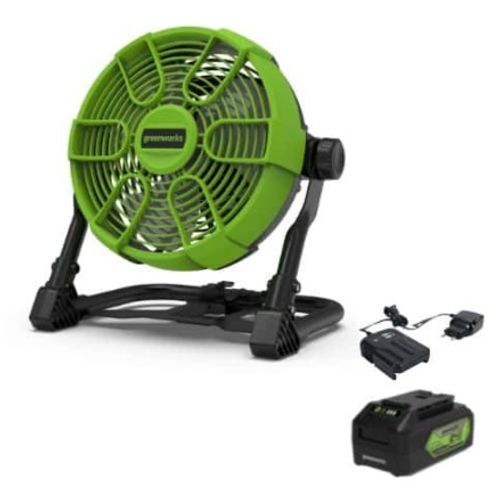 מאוורר קמפינג נטען GREENWORKS 24V דגם 99634-2 עם סוללת 4 אמפר, 5 מהירויות וסיבוב 360 מעלות לשימוש בשטח ובבית