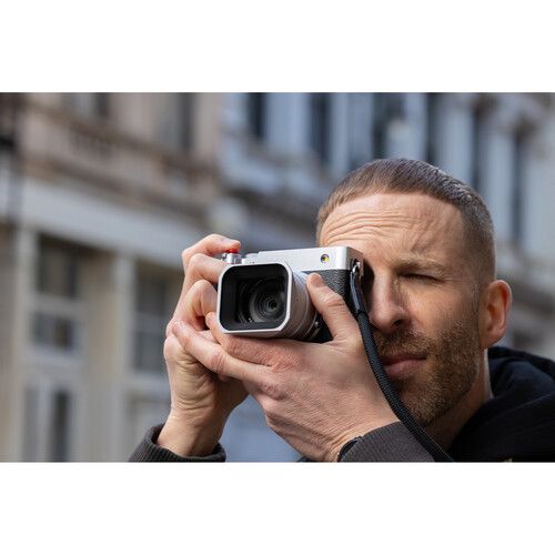 מצלמה דיגיטלית FUJIFILM GFX100RF