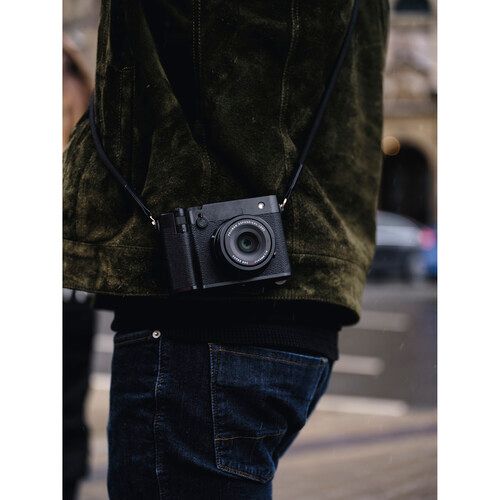 מצלמה דיגיטלית FUJIFILM GFX100RF